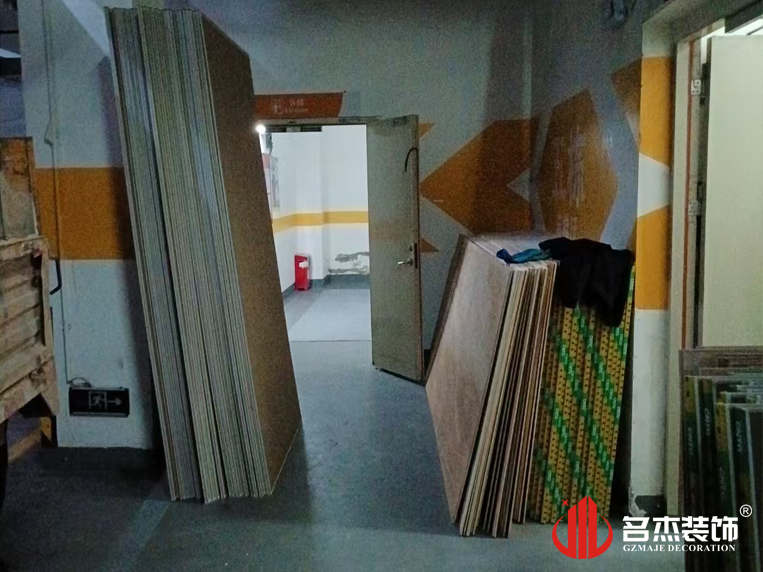 裝修現(xiàn)場(chǎng)實(shí)拍